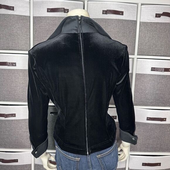 Tadashi Shoji Women's Velvet Jewel Cuff Wrap Top Full Zip Back - Picture 2 of 11